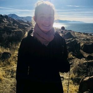 Meet your Posher, Lizzie